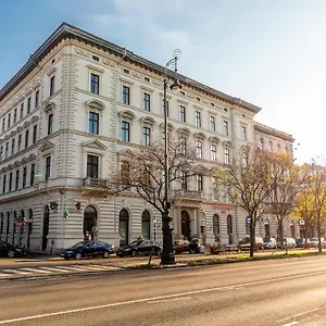 3* Hotel Adagio Downtown