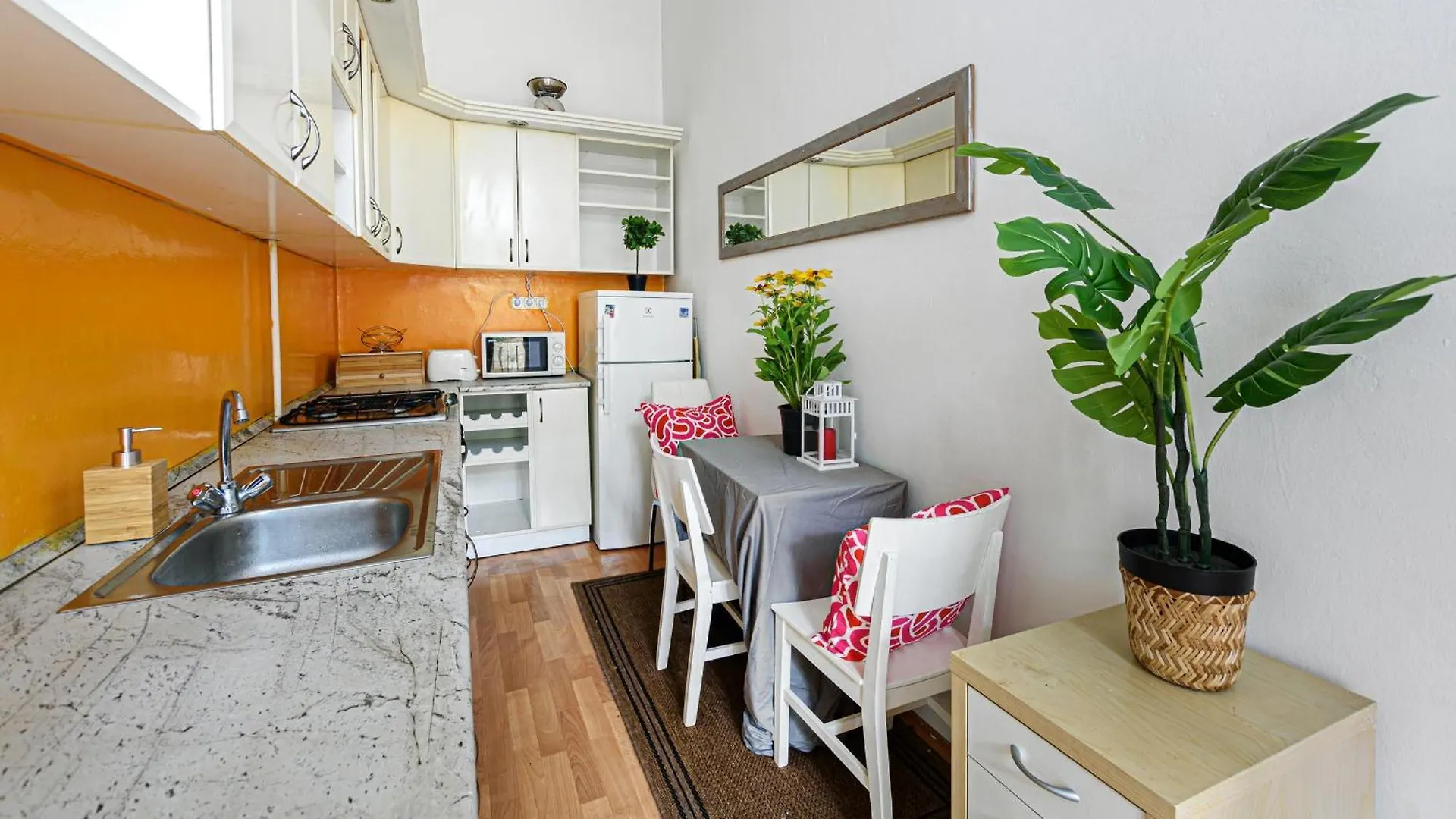 Soho Street Private Apartment 6 Persons Budapest Hungary